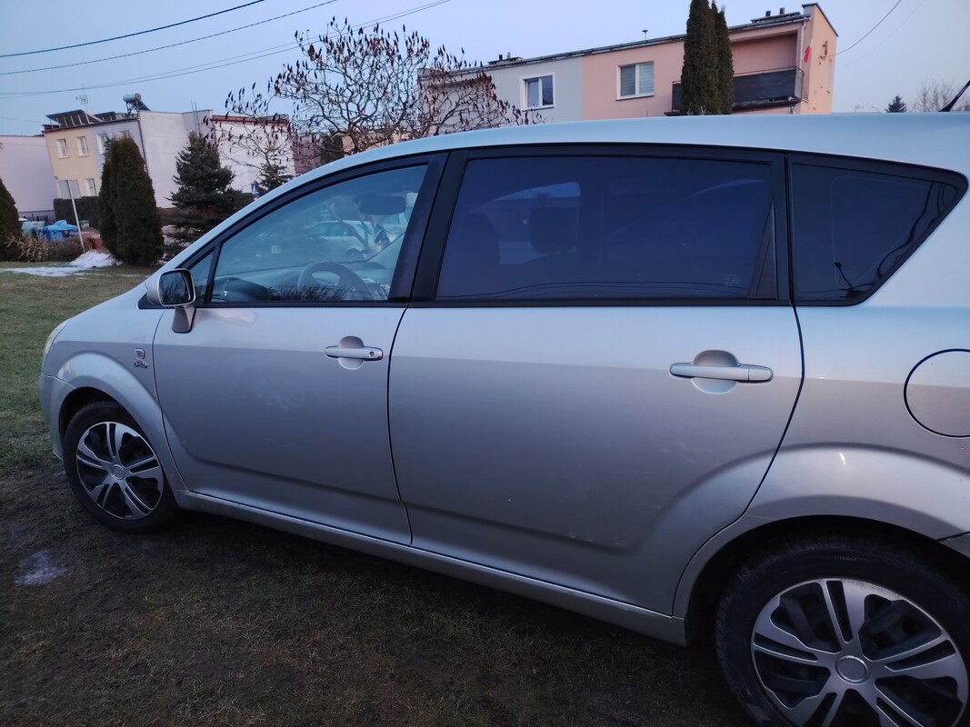 Elbląg Na sprzedaz Toyota Corolla Verso 7 osobowa z niezawodnym silnikiem 2.0 D4D diesel. 
Auto przestronne, wygodne i