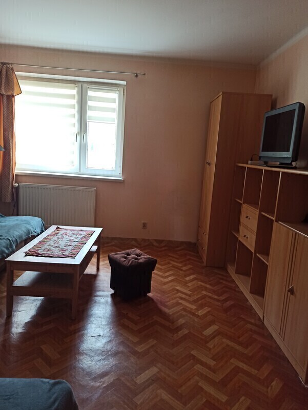 Elbląg 🏡 Wynajmę kawalerkę 28m&sup2; na 2.piętrze, w pobliżu basenu &ndash; ul. Królewiecka! 🌟1 pokój