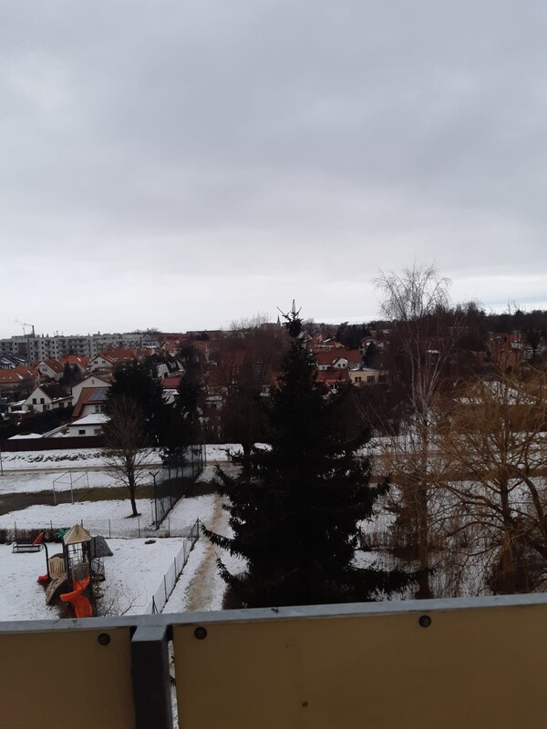 Elbląg Sprzedam mieszkanie z widokiem na park, za Politechniką. 51,9m2,duży balkon, dwa pokoje, okna drewniane,