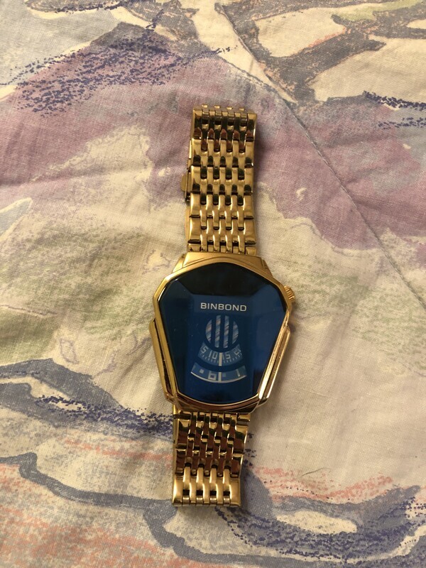 Elbląg Sprzedam zegarek ze zdjęcia. Założony kilka razy, w stanie i wyglądzie bardzo dobrym. Tanio. !