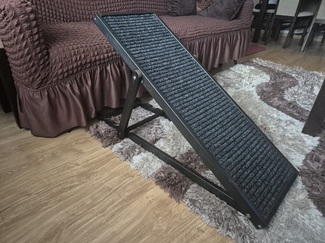 Elbląg Sprzedam regulowaną 3 stopniową rampę dla psa. Wymiary rampy:  długość 102cm, szerokość 35cm, wysokość po