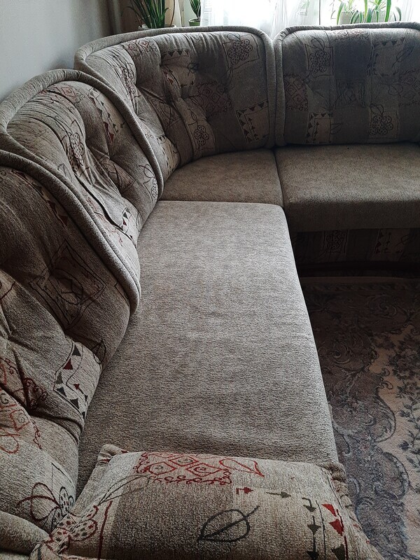 Elbląg SPRZEDAM ROGÓWKĘ Z FUNKCJĄ SPANIA ORAZ DUŻYM POJEMNIKIEM NA POŚCIEL. ROGÓWKA W DOBRYM STANIE, BARDZO