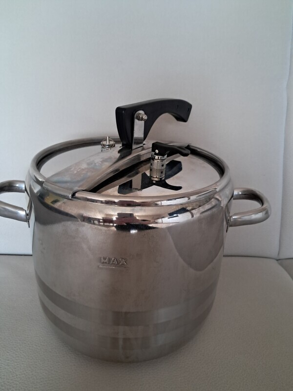 Elbląg Sprzedam garnek szybkowar ciśnieniowy do szybkiego gotowania 7 litrów  na indukcję, gaz. Możliwość mycia w