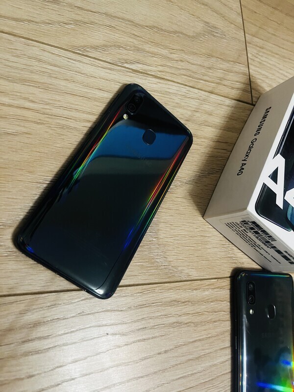 Elbląg Smartfon Samsung Galaxy a40 dual sim, bardzo dobry stan. Zadbany, od nowości w etui i ze szkłem na ekranie
