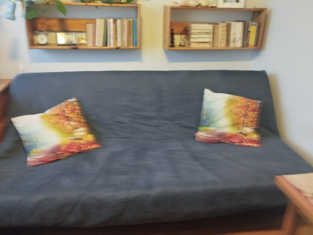 Elbląg witam. Oddam za darmo wersalkę w bardzo dobrym stanie. powierzchnia spania 195X120.Odbiór we własnym zakresie