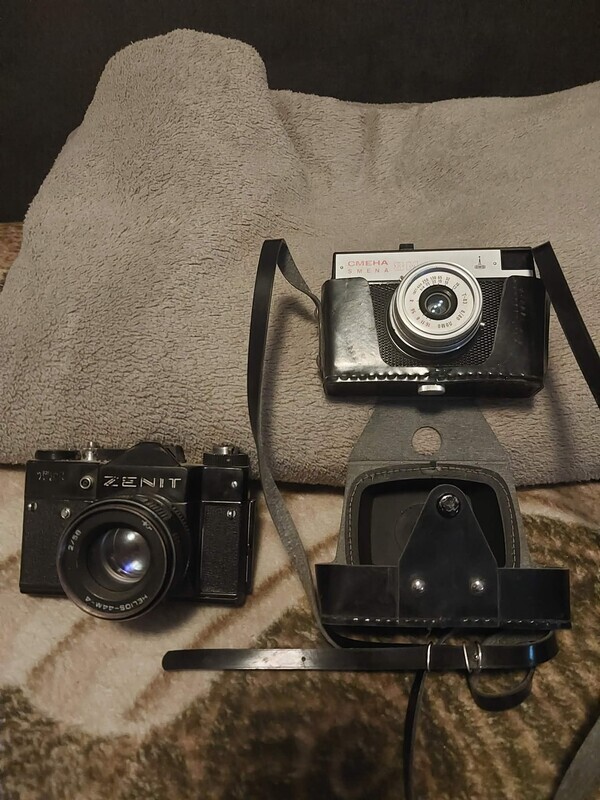 Elbląg Sprzedam dwa stare aparaty marki Zenit TTL i Smena 8M CENA DO UZGODNIENIA