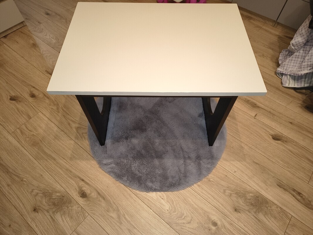 Elbląg Witam. Stolik kawowy czarny ecru wymiary stolika to : 70cm x 50cm x 53cm