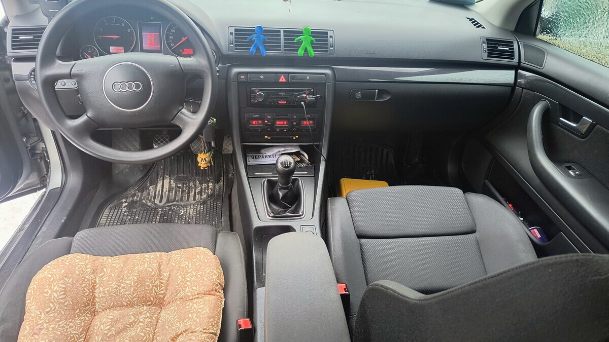 Elbląg Sprzedam audi a4 b6 2.0alt 130km stan bardzo dobry dużo nowych część więcej pod nr tel samochód od właściciela