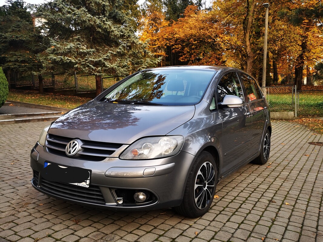 Elbląg Golf Plus z silnikiem 1.4 w gazie.
Auto wygodne i ekonomiczne. Uzywane na co dzień, jeździ bez problemów.