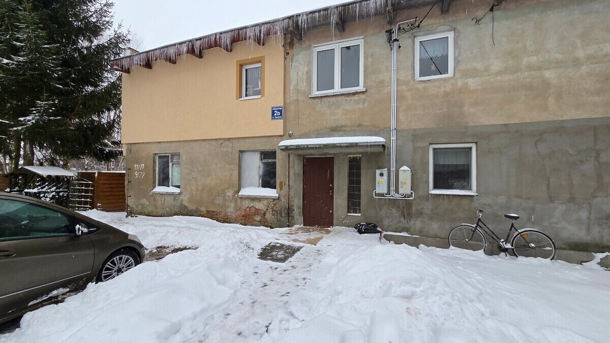 Elbląg BIURO NIERUCHOMOŚCISZULC& SZULCMieszkanie z działką- Junoszyno, gmina StegnaPowierzchnia mieszkania: 40