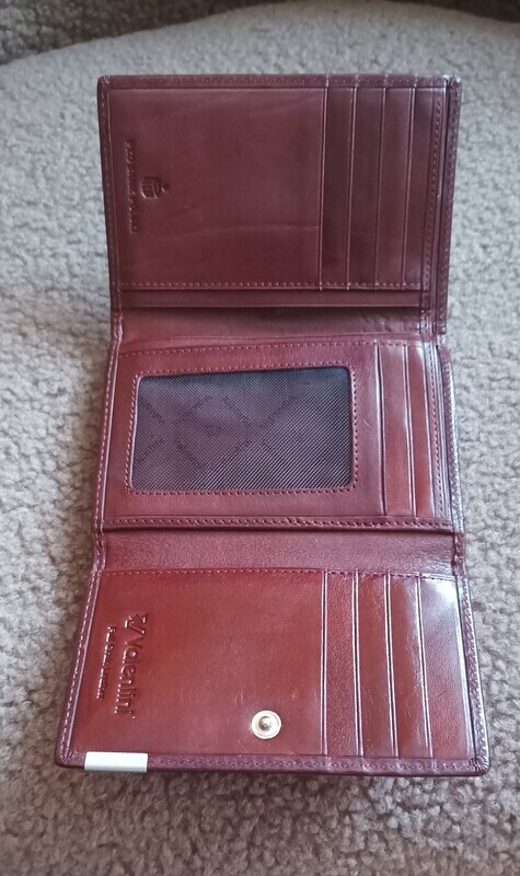 Elbląg Sprzedam;Nowy brązowy męski portfel ze skórki. Batdzo fajny prezent. .Możliwy odbiórw Elblągu, Malborku, Nowym