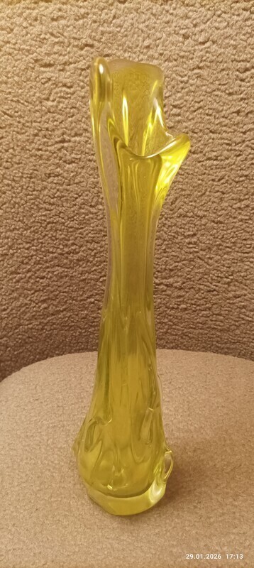 Elbląg Mam do sprzedania b. ładny kolekcjonerski wazon tzw. sękaczwyprodukowany ręcznie z  barwionego szkła sodowego w