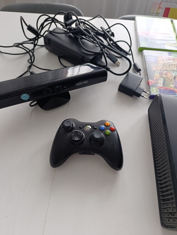 Elbląg Sprzedam konsolę x-box 360