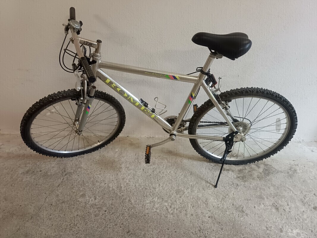 Elbląg Sprzedam rower górski firmy Romet. Stan oceniam na bardzo dobry, po serwisie, koła 26,opony TC Dębica.
Odbiór