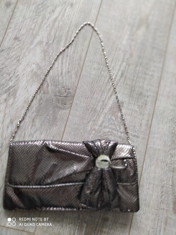 Elbląg 1.Torebka kopertówka NOWY z metką - 35 zł
2.Worek czarny NOWY - 40 ZŁ
3.Torebka Monnnari - 20zł
4.Srebrna