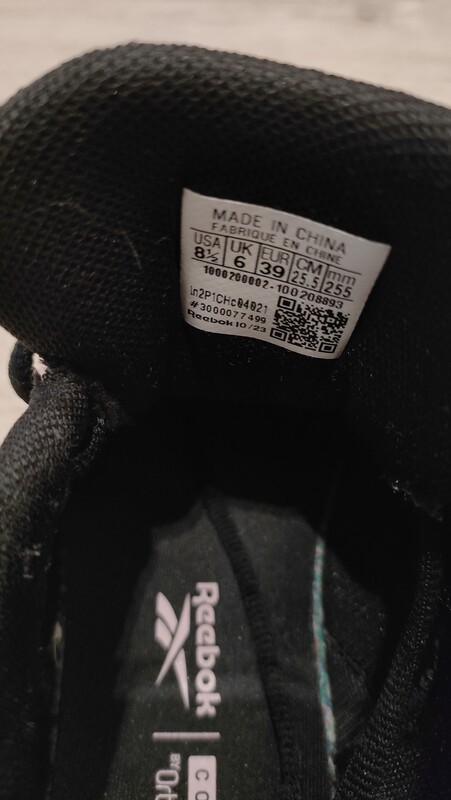 Elbląg Sprzedam damskie buty sportowe Reebok w rozmiarze 39.W bardzo dobrym stanie. Polecam.