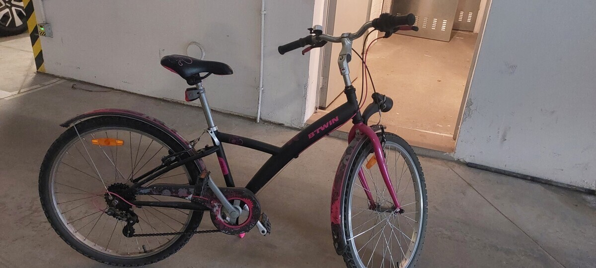 Elbląg Sprzedam rower dziecięcy/młodzieżowy dla dziewczynki marki BTWIN (Decatlon ) 
Koła około 24 cal. 
Typ rower