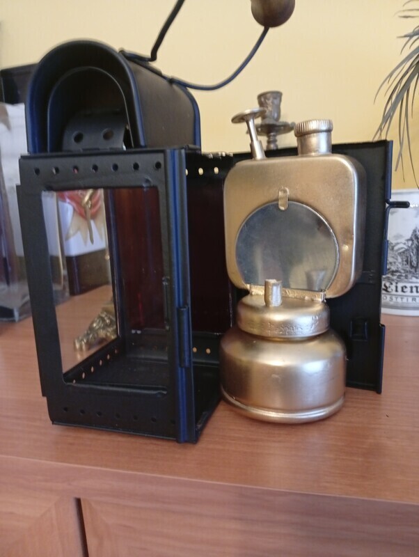 Elbląg Sprzedam  zabytkowa lampę karbidową PKP po całkowitej renowacji jest to lampa konduktorska PRL atrakcyjny