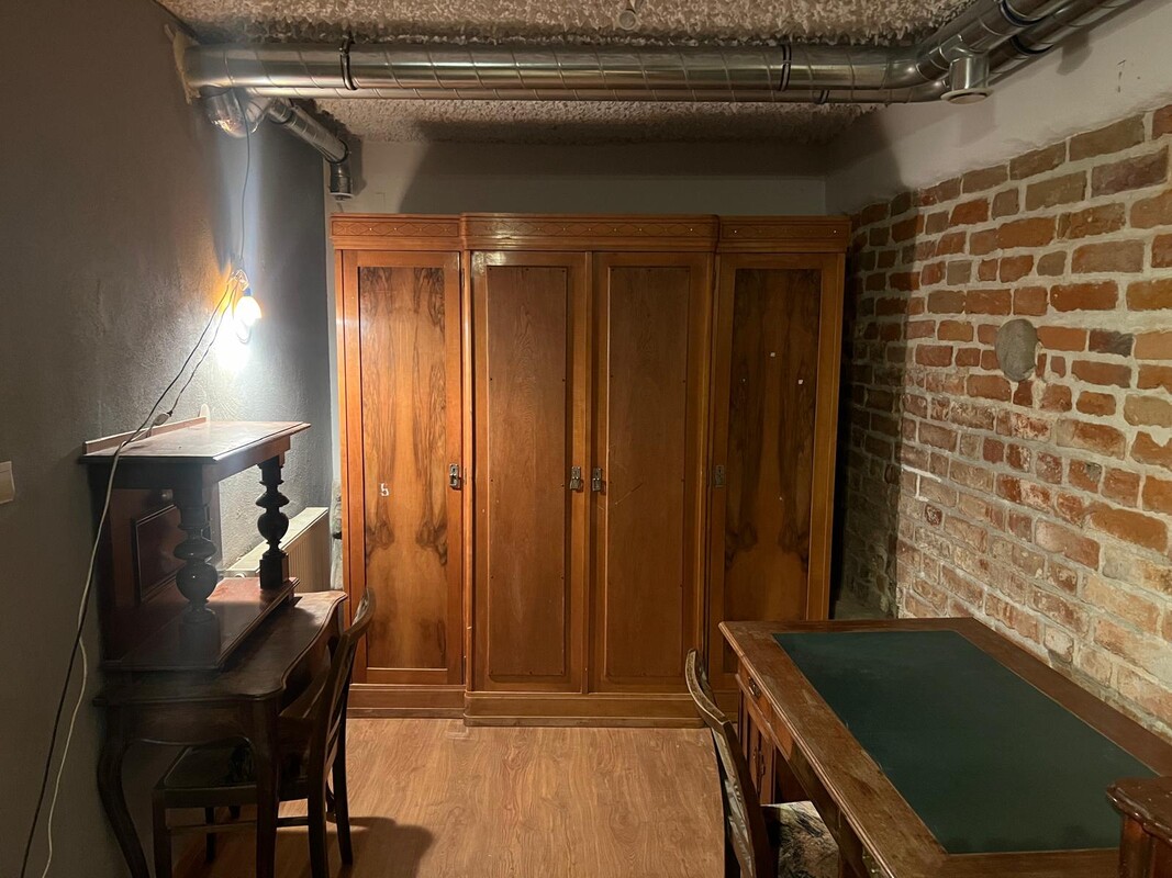 Elbląg Piękna dębowa szafa. .. stan dobry. .. dwa lustra do wstawienia. ..