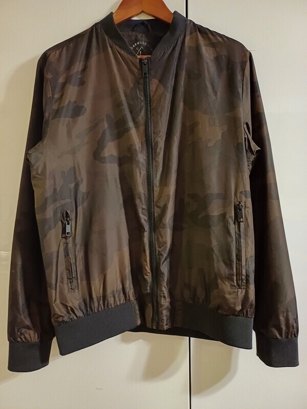 Elbląg Kurtka męska wiatrówka rozmiar L kolor ciemny zielony moro, stan jak nowy, ściągacze stan  idealny