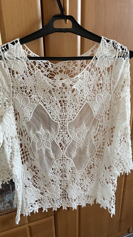 Elbląg Sprzedam letnią koronkową bluzkę