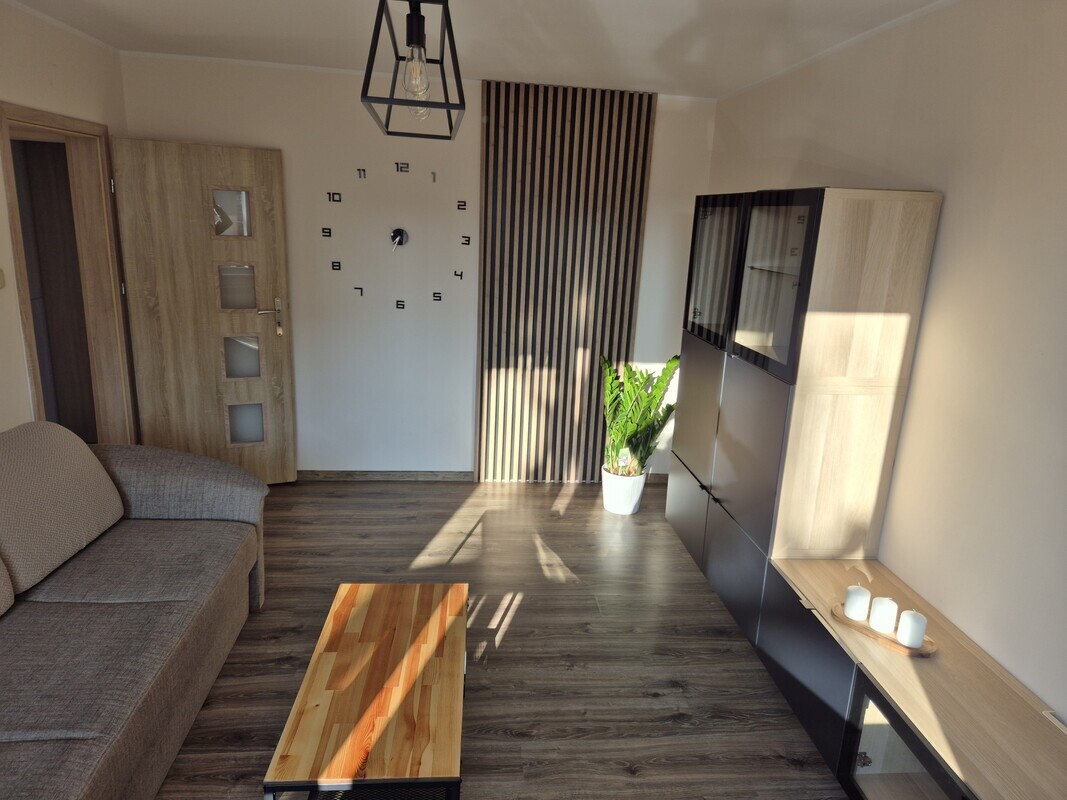 Elbląg Wynajmę 2-pokojowe mieszkanie usytuowane na ul. Płk. Dąbka ( okolice Gwiezdnej/ Parku Kajki). Mieszkanie składa