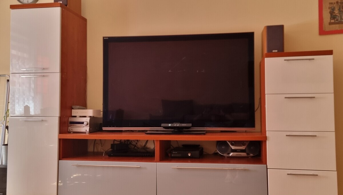 Elbląg Sprzedam komplet mebli. Szafka 180x50 plus szuflady plus szafka RTV 180x50.Cena do negocjacji. Transport i