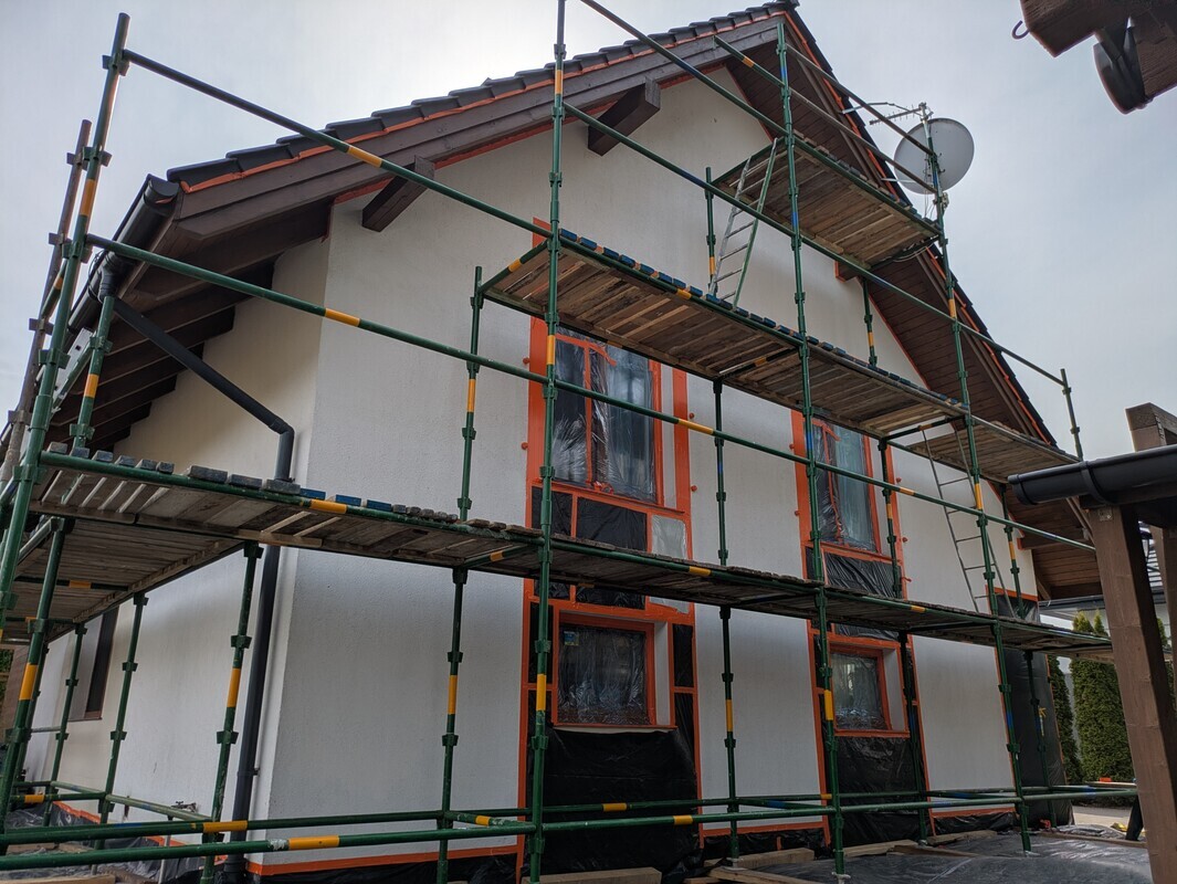 Elbląg Malowanie mycie i renowacja elewacji i ogrodzeń.