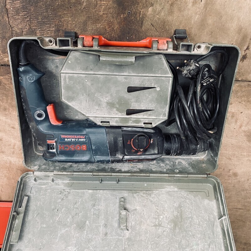 Elbląg Młotowiertarka Bosch GBH 2-26 DFR
W komplecie z walizką
Używana