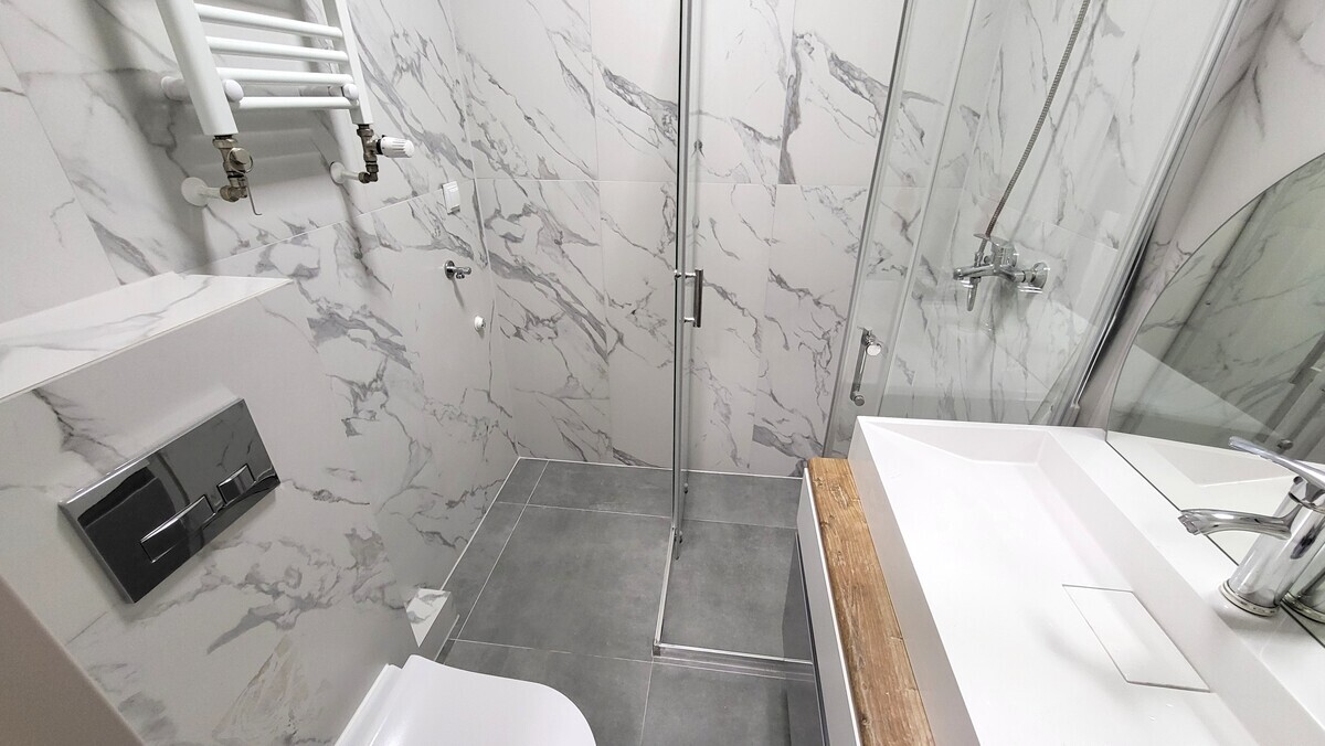 Elbląg KWADRAT NIERUCHOMOŚCI3 pokojeparterbalkonpo generalnym remoncieblok - media z miasta