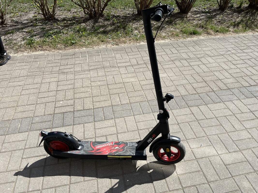 Elbląg Sprzedam hulajnogę iscoter i9s mało używana 
iScooter I9S to kompaktowa, elektryczna hulajnoga stworzona z