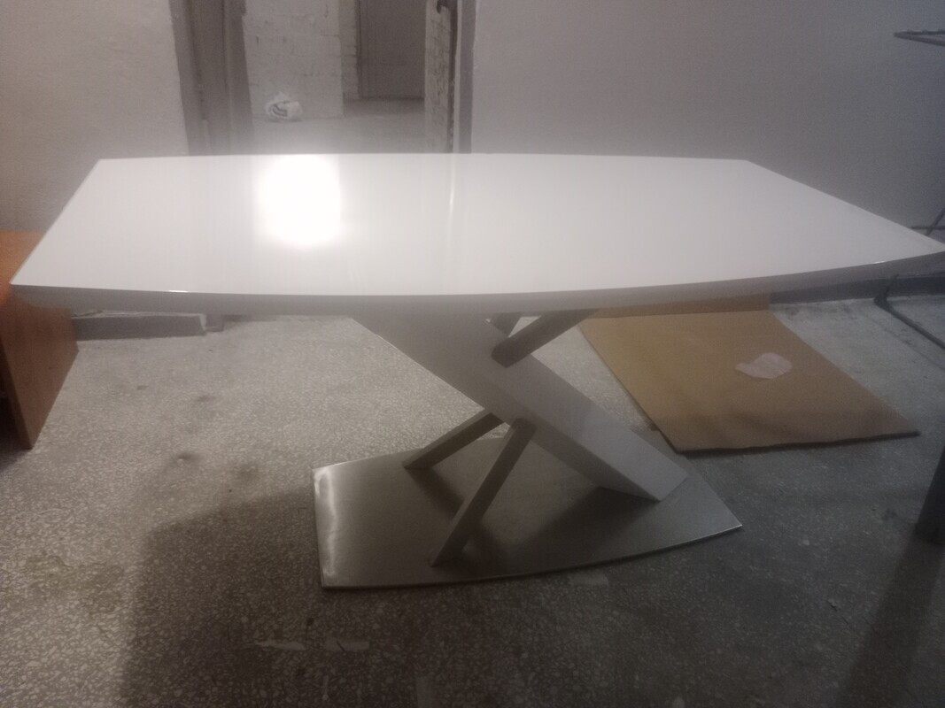 Elbląg Sprzedam biały stół. Stan używany o wymiarach 90/160.