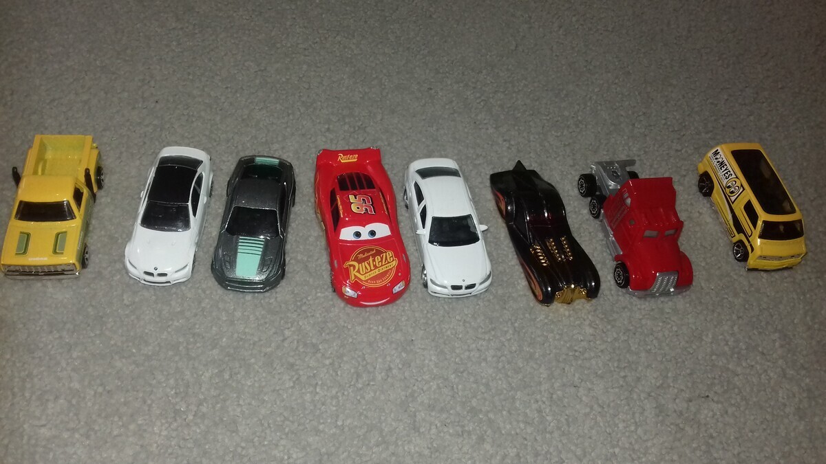 Elbląg Sprzedam 8 małych resoraków. Proszę o sms. Stan idealny