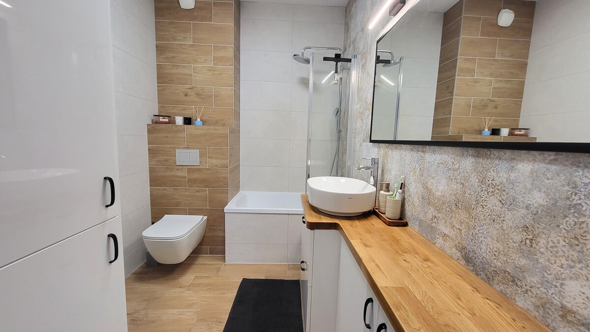 Elbląg KWADRAT NIERUCHOMOŚCI3 pokojebudynek z 2020 r. III piętro - windaduży balkonmedia z miastagaraż podziemny