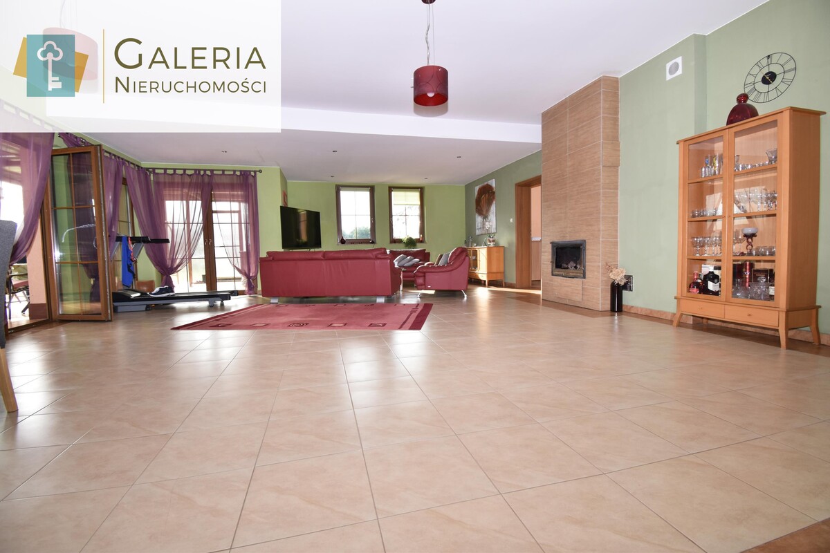 Elbląg GALERIA NIERUCHOMOŚCIZ pasji i miłości do nieruchomościNa sprzedaż: Atrakcyjny z ogromnym potencjałem dom z