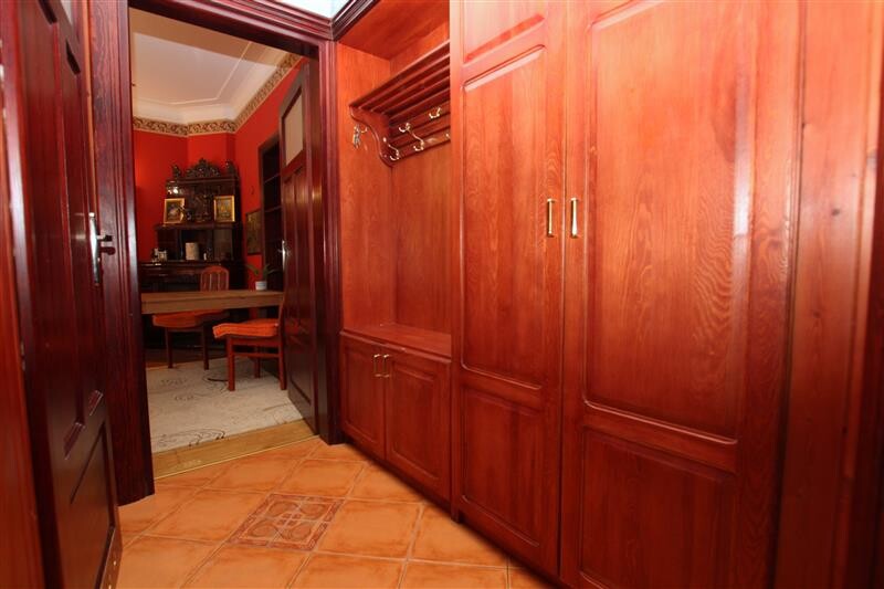 Elbląg NIERUCHOMOŚCI ANNA KRASZEWSKA Mieszkanie na wynajem w centrum miasta ul. Winna