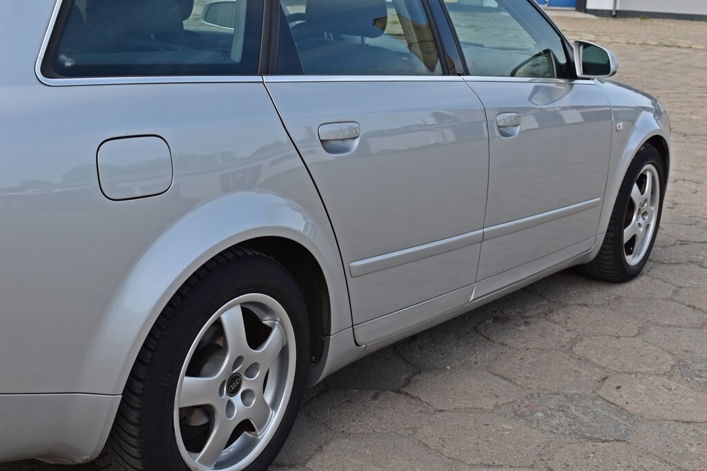 Elbląg AUDI A4 B6 AVANT2004 ROK, 2.0 benzynaAUTOMATAuto zadbane, bez oznak korozjiBogate wyposażenieDodatkowy kpl.