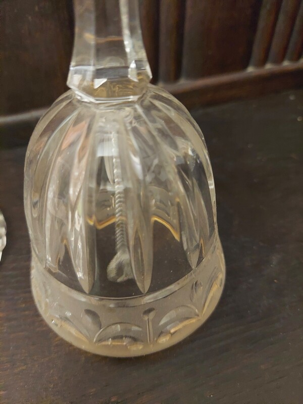 Elbląg PIEKNE LUSTRO-- OKNO.
Z OKIENNICAMI I LUKIEM
FIGURKI PORCELANOWE
KRYSZTALOWE OZDOBY