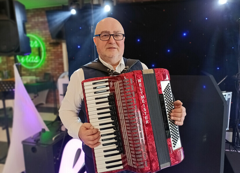 Elbląg Agencja Artystyczna GESEK GRAMY JUŻ 19 LAT ! Oprawa muzyczna: STUDNIÓWKI, WESELA, POPRAWINY, IMPREZY