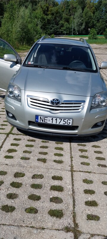 Elbląg Sprzedam niezawodny samochód toyota avensis T25.Toyotka jest na opnach wielosezonowych Pirelli, zakupionych w