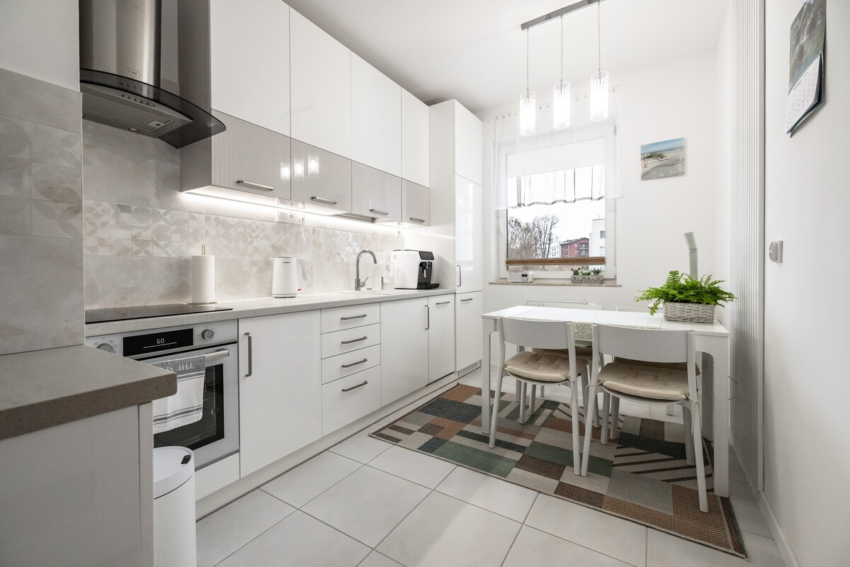 Elbląg Sprzedam mieszkanie 2 pokojowe, 53,77 m2 na osiedlu przy ul. Łęczyckiej. Gotowe do zamieszkania.