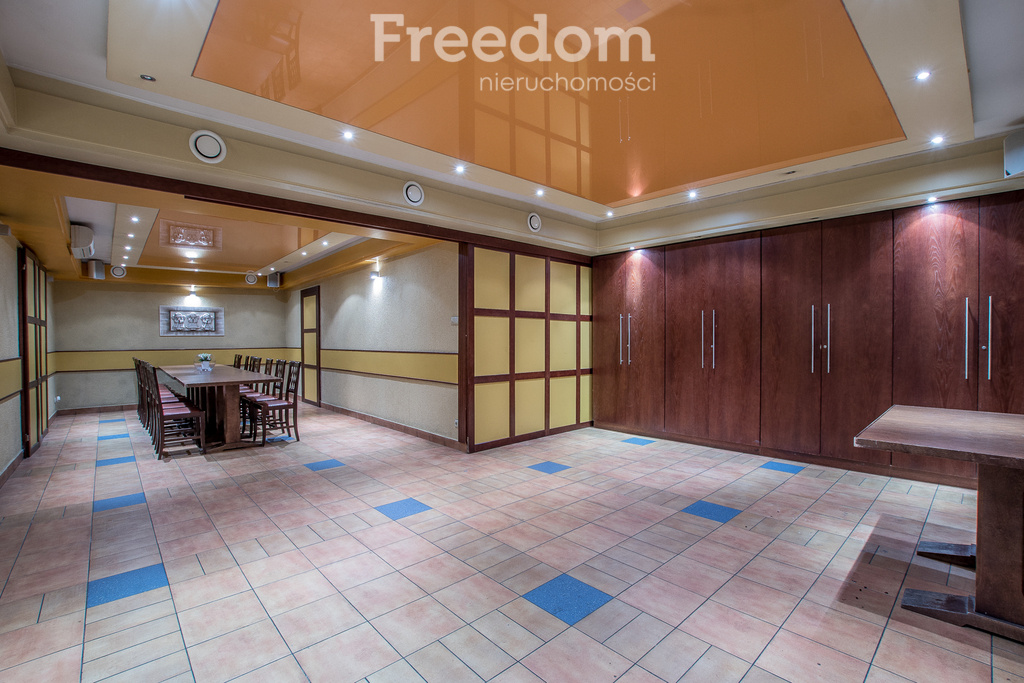 Elbląg FREEDOM NIERUCHOMOŚCISprzedam lokal użytkowy - Elbląg, Stary Rynek. Wyjątkowy lokal inwestycyjny przy