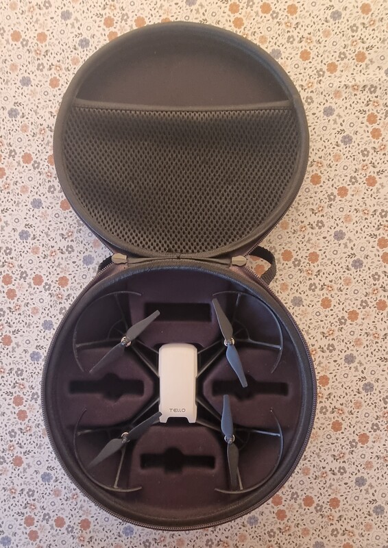 Elbląg Dron DJI Ryze Tello z czteroma oryginalnymi bateriami, Wi-Fi reapeterem Xiaomi (do wydłużenia zasięgu), twardym