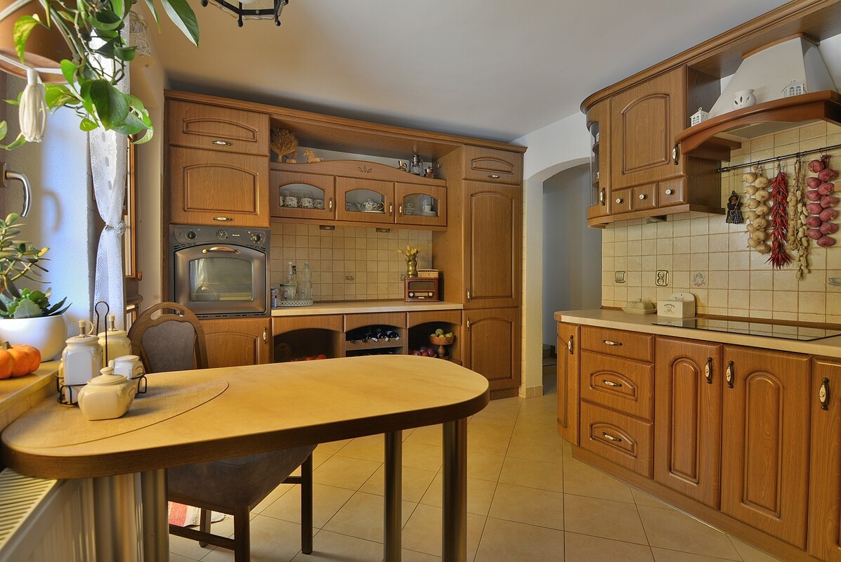 Elbląg WGN- NIERUCHOMOŚCI biuro w Elblągu prezentuje na sprzedaż trzy domy: dom rodzinny, dom letniskowy i dom