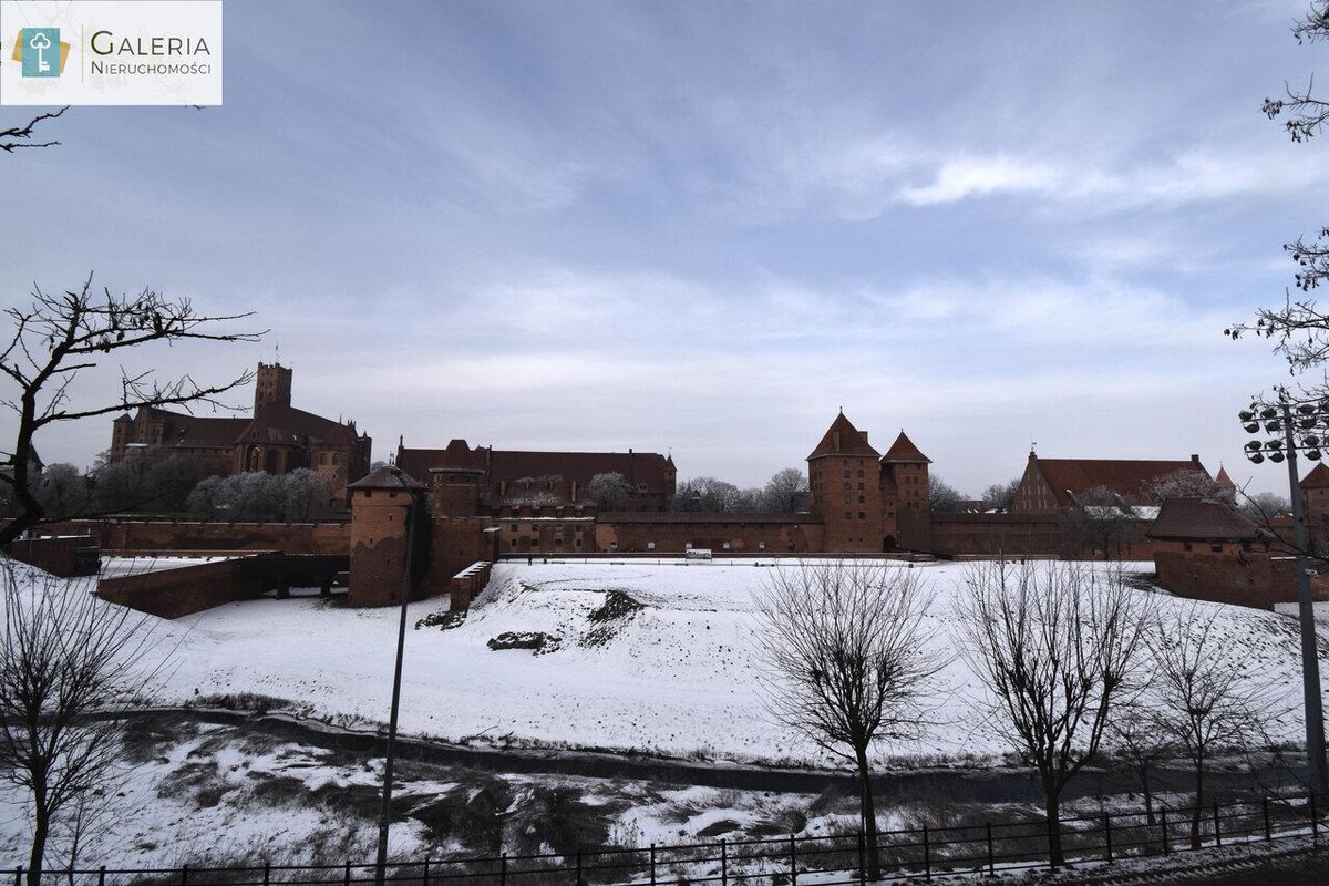 Elbląg GALERIA NIERUCHOMOŚCIZ pasji i miłości do nieruchomościNa sprzedaż: 3 pokoje z widokiem na Zamek Krzyżacki na