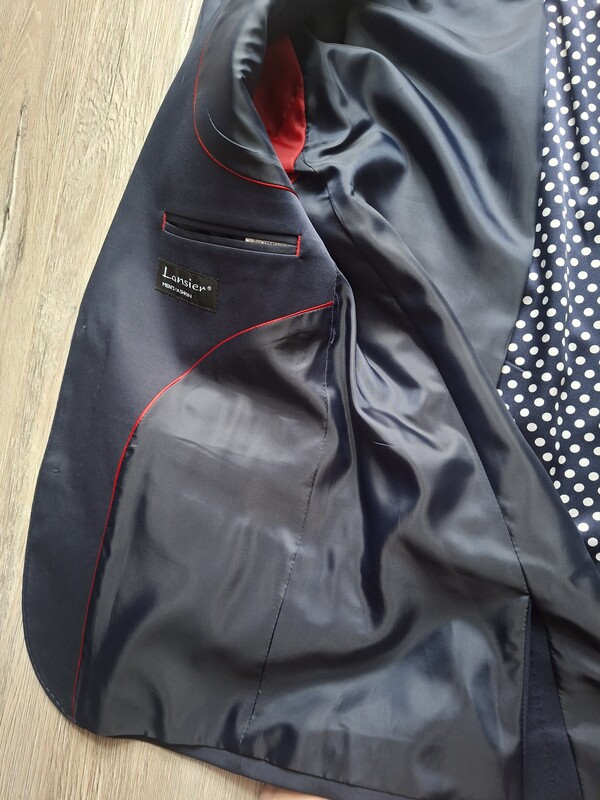 Elbląg Marynarka rozm 46/176/82 pasuje na 170 cm
Sprzedam ubraną 2 razy marynarkę. Syn szybko wyrósł. Piękny, ciemny