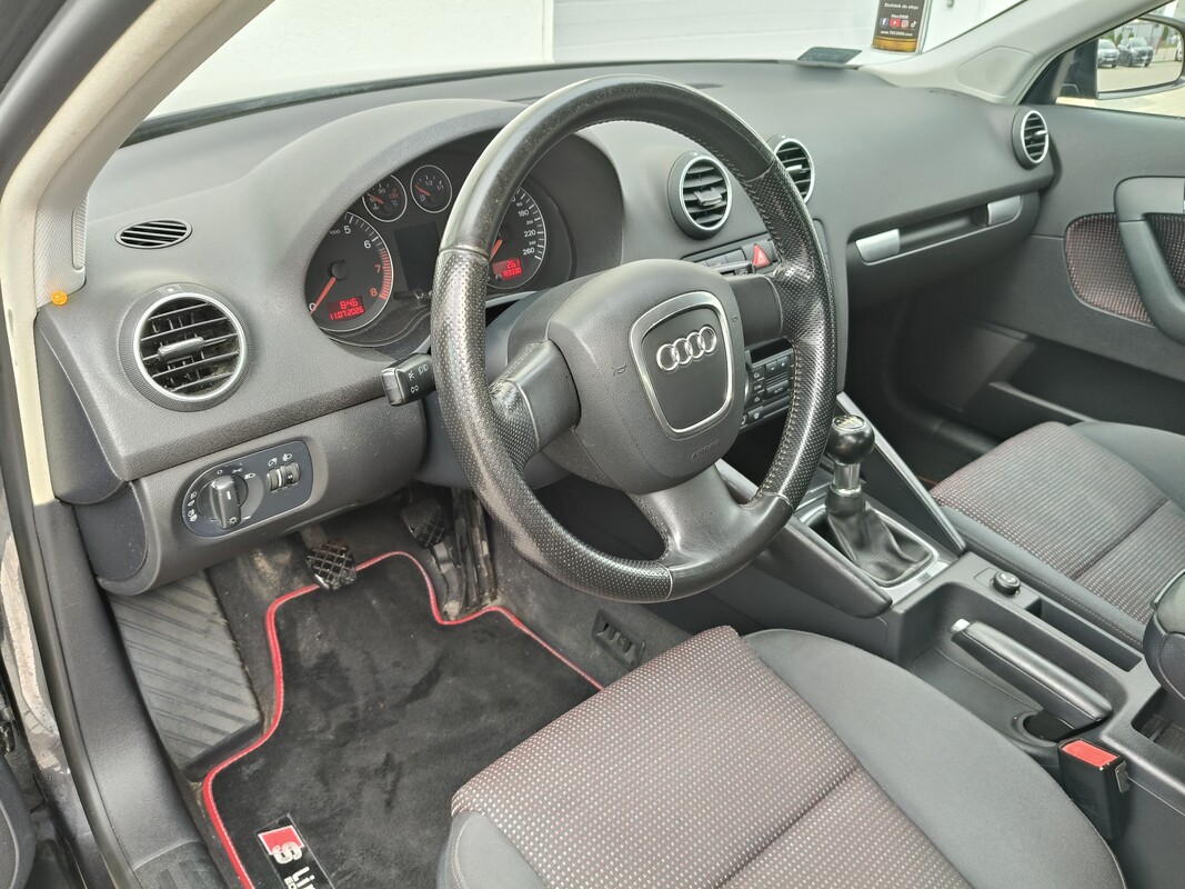 Elbląg SUPER STAN !!! AUDI A3 SPORTBACK z NAJLEPSZYM silnikiem 1,6 benzyna MPI.