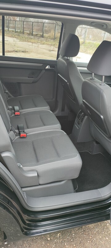 Elbląg Volkswagen Touran 1.6TDI 105km 2011r. - minivan 5-osobowy, bardzo funkcjonalny i wygodny.