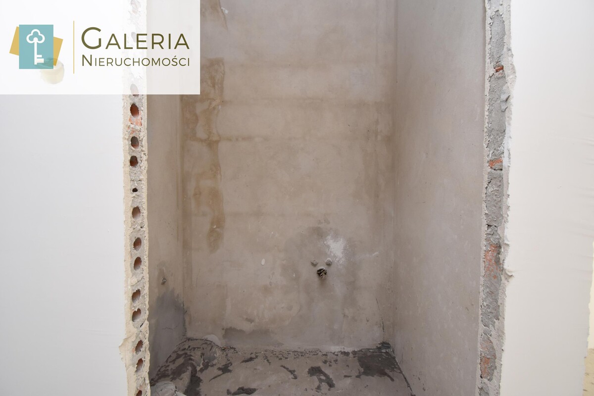 Elbląg GALERIA NIERUCHOMOŚCIZ pasji i miłości do nieruchomościNa sprzedaż: Trzy pokoje z balkonem w samym sercu