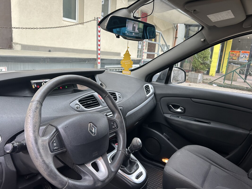 Elbląg RENAULT SCENIC – Praktyczny SUV z 2010 roku, idealny dla rodzin i osób ceniących przestrzeń oraz komfort